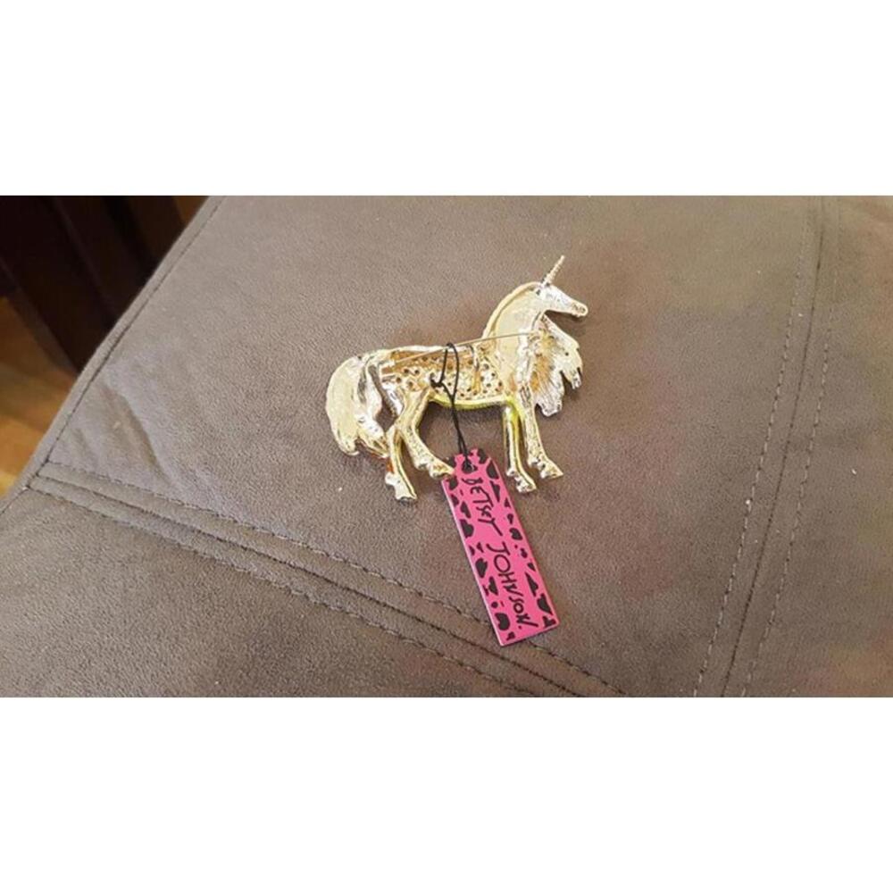 Betsey johnson unicorn pin - Picture 3 of 5
